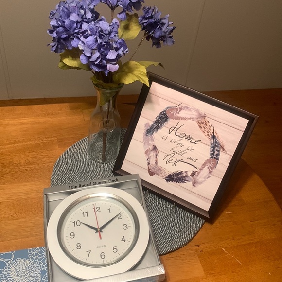 Quartz Other - 10 inch Round Quartz Clock~NIP